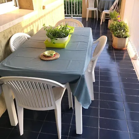 Vacation Apartment *